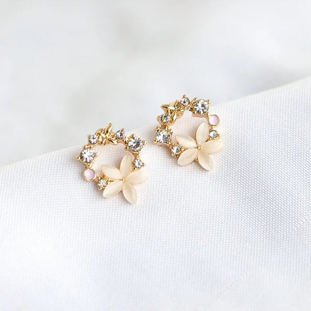 Sweet Coquette White Floral Petal CZ Diamond Circle Rose Gold Stud Earrings NEW - Picture 3 of 8